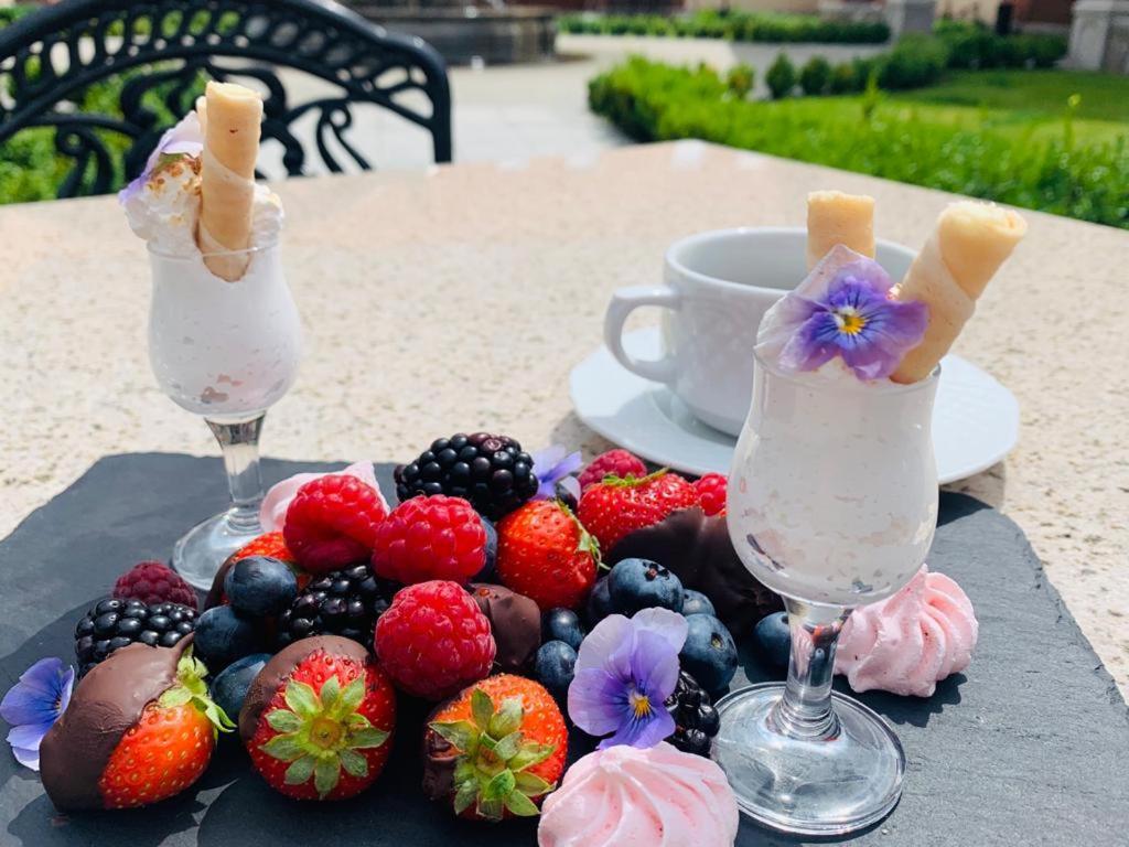 Hotel Palac Poledno Dış mekan fotoğraf